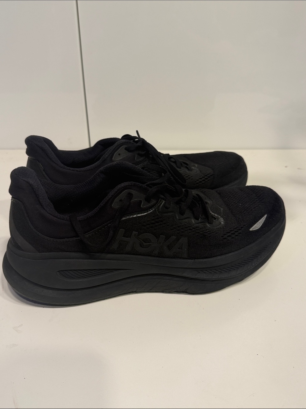 Used men’s Hoka Black Performance Running Shoes bondi 9